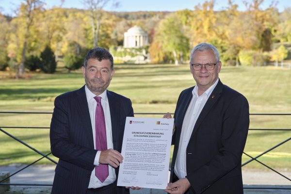 Stadt Eisenstadt und Esterhazy unterzeichnen Übereinkunft für Schlosspark GmbH