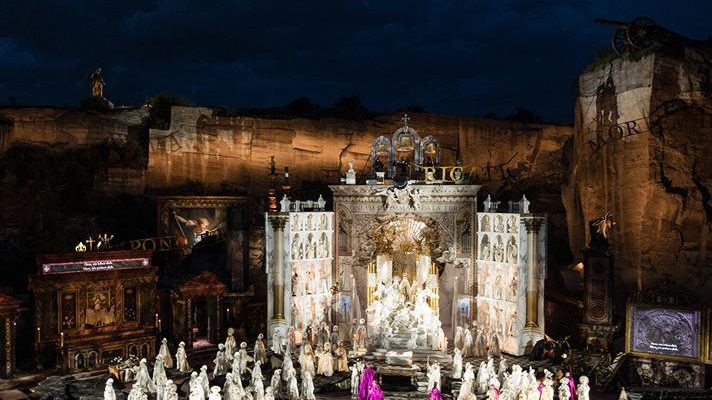 Kanonenschuss zur Premiere von „Tosca“ in der Oper im Steinbruch in St. Margarethen